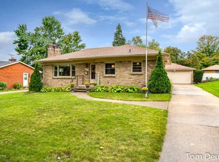 1555 Mayfield Ave NE, Grand Rapids, MI 49505