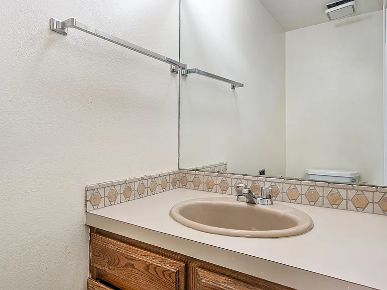 1610 Westbridge Dr #18 — Photo 15