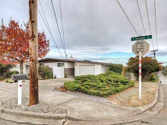 2nd image of 4201 N Vassault St