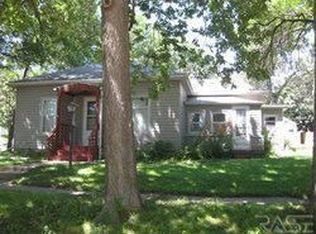 108 E 3rd St, Dell Rapids, SD 57022