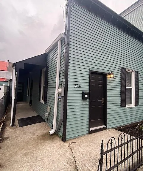 224 W 5th St — Photo 1