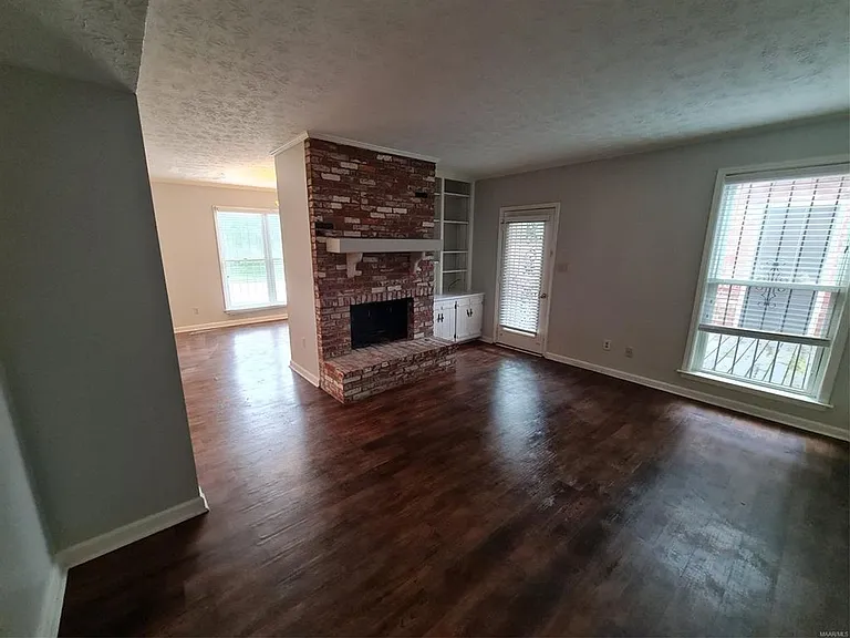 1601 Cobblestone Ct — Photo 7