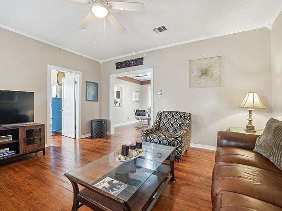 5th image of 1331 W Wildwood Dr