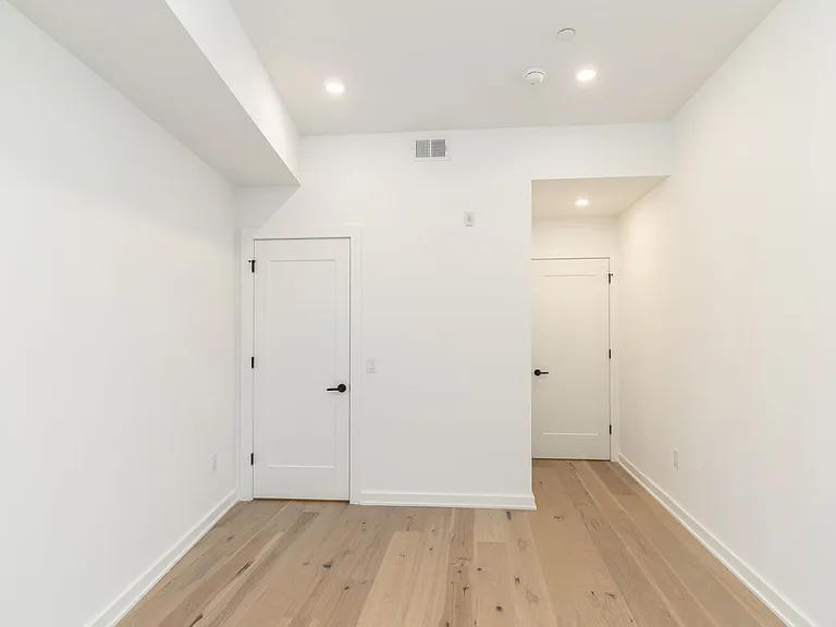 1601 Frankford Ave — Photo 31