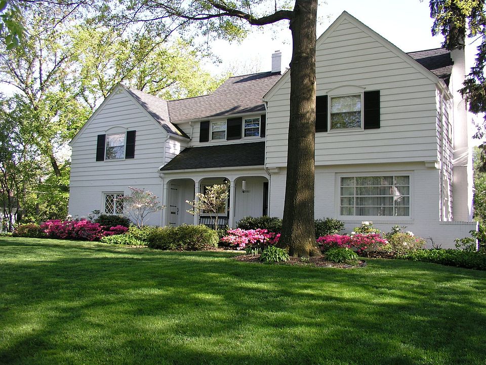 Beautiful, Quiet street