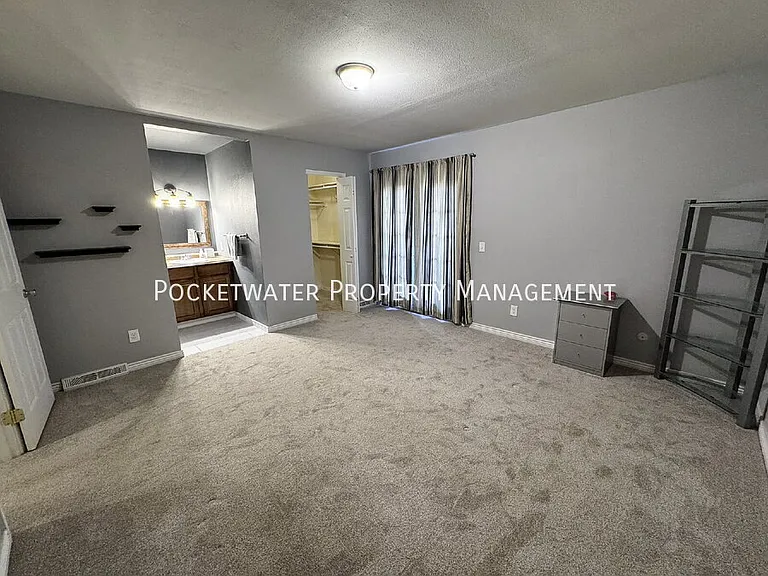 1827 Quail St #5 — Photo 13