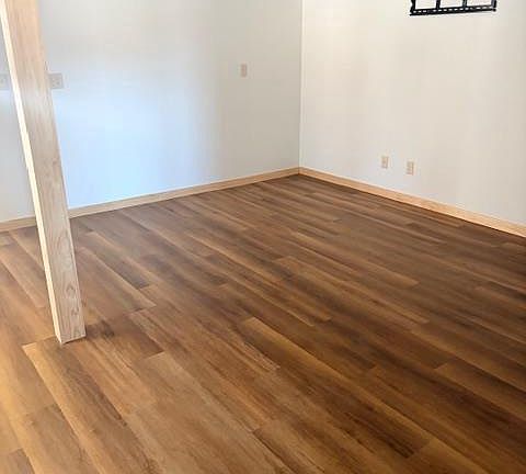 3rd image of E7198B Junction Road