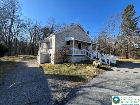 3749 Mountain View Dr, Danielsville, PA 18038