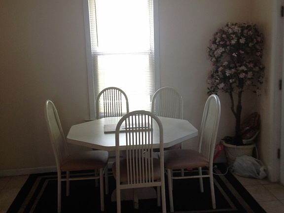 3rd image of 573 Cary Ave