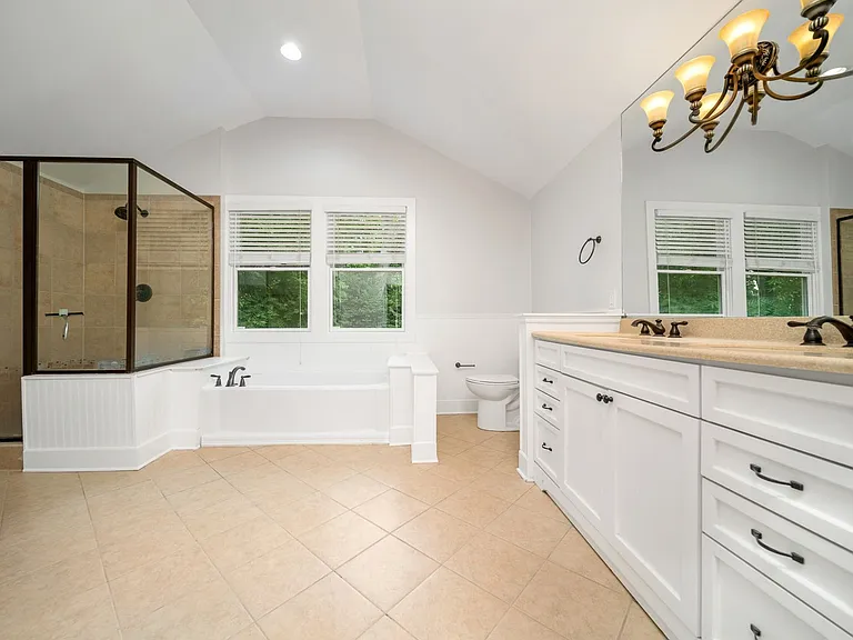 1710 Gale Ln — Photo 17