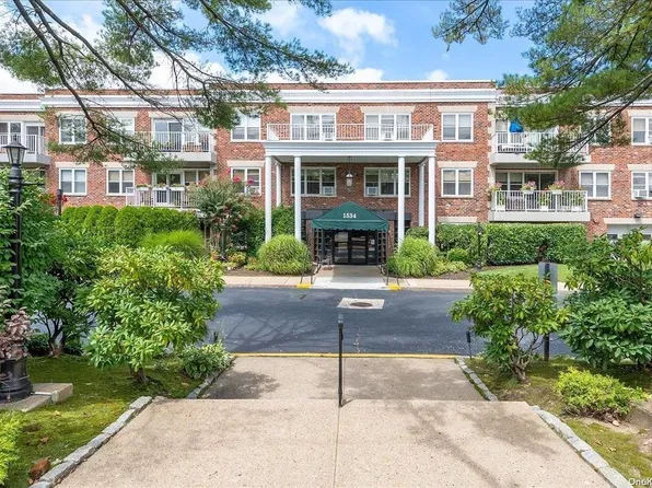1534 Broadway #103, Hewlett, NY 11557