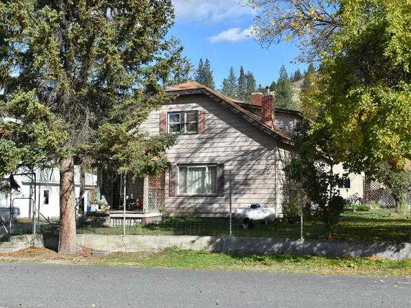8 S Main St, Curlew, WA 99118