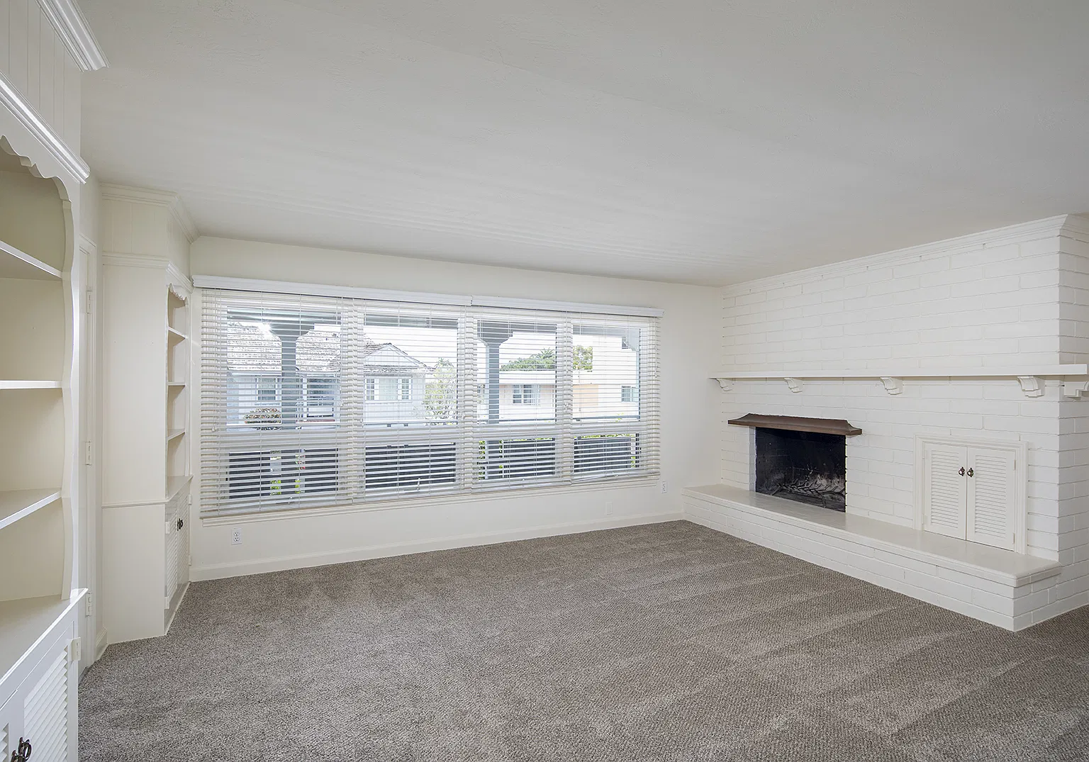 7836-7850 El Paseo Grande — Photo 4