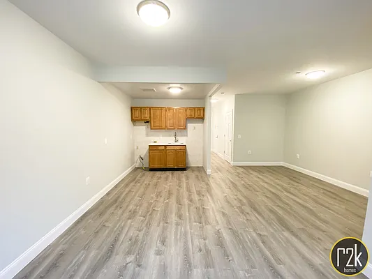 Rented by Realty 2000 Corp | media 2