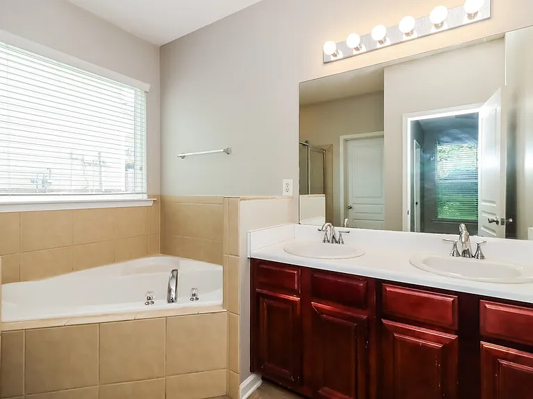 468 Darbys Run Ct — Photo 10