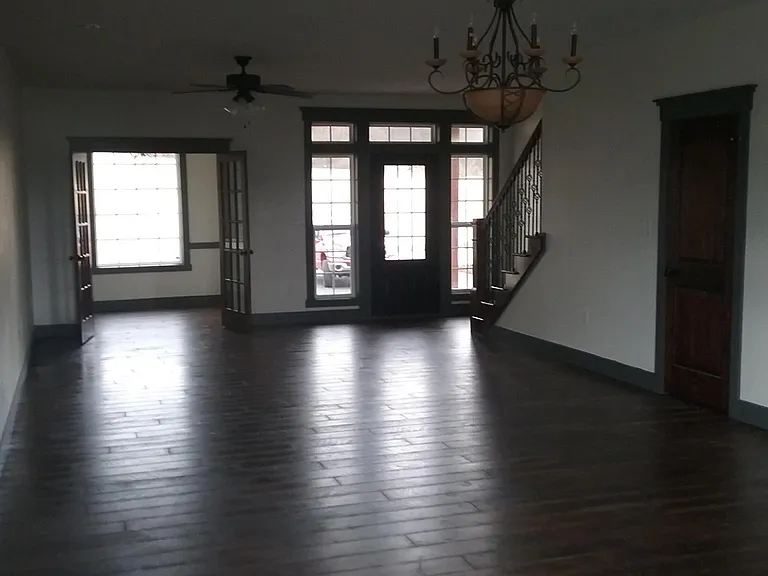9607 Possum Hollow Rd — Photo 5