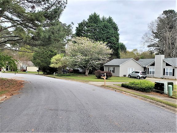 3rd image of 3415 Hudson Ln