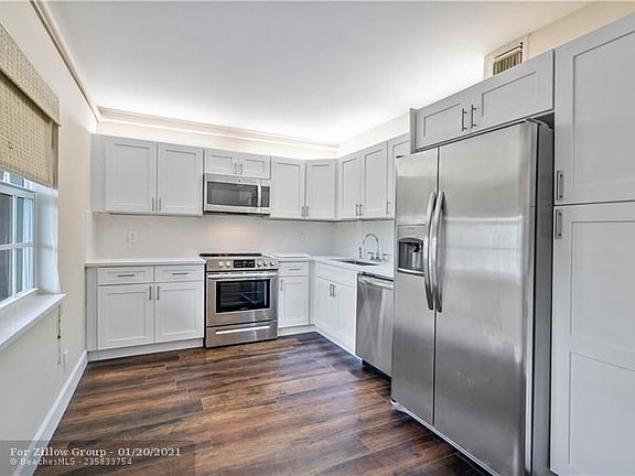 2nd image of 3520 Oaks Way APT 309
