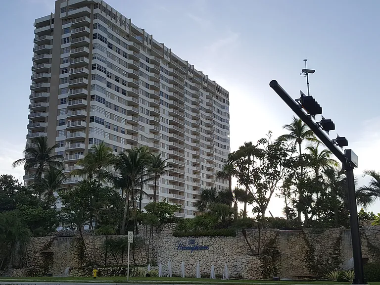 1980 S Ocean Dr #1 — Photo 10