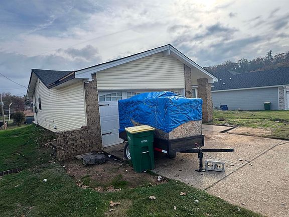 3rd image of 6100 Foxboro Dr