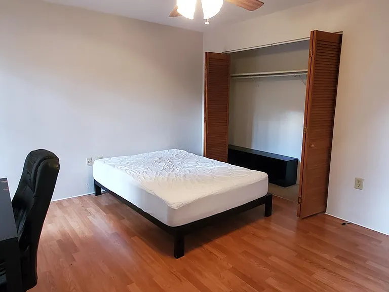 2811 SW Archer Rd #N114 — Photo 5