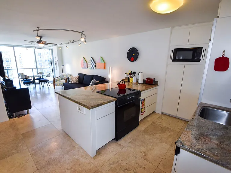 1730 Avenida Del Mundo #1101 — Photo 4