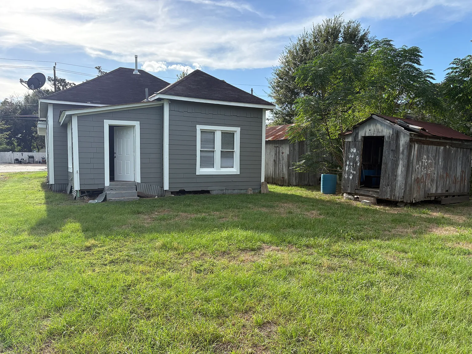 2 bed, 884 sqft, $1,350 — Photo 2