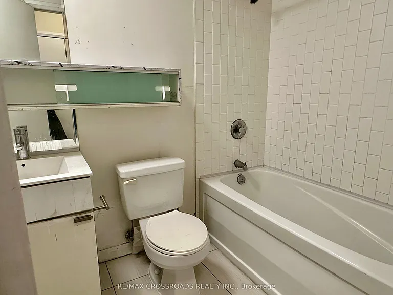 111 Elizabeth St #1530 — Photo 7