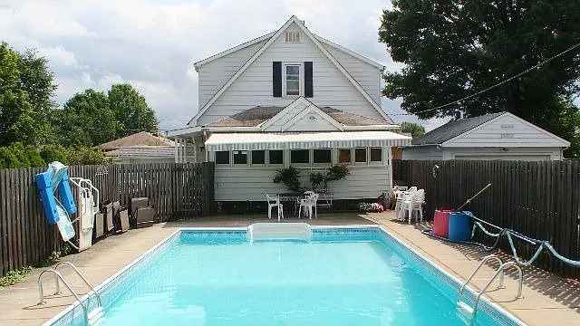 9363 Stonington Rd photo 1