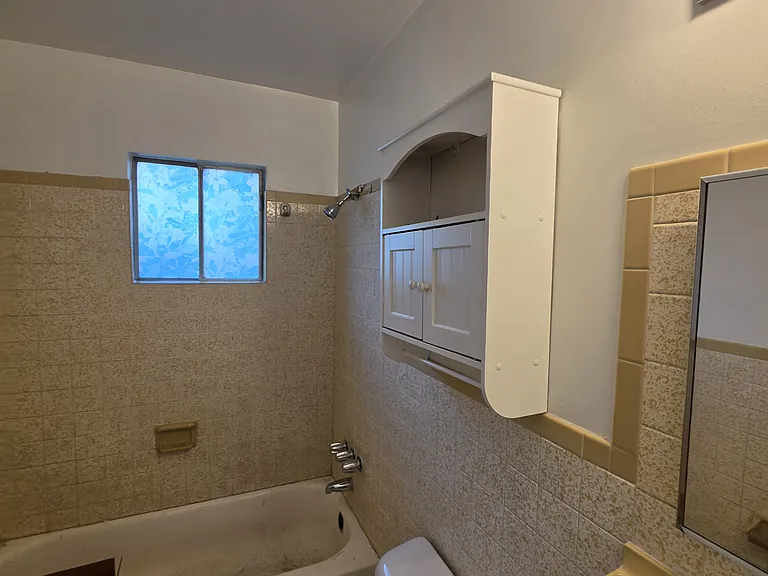 9234 Rippard Ave — Photo 5