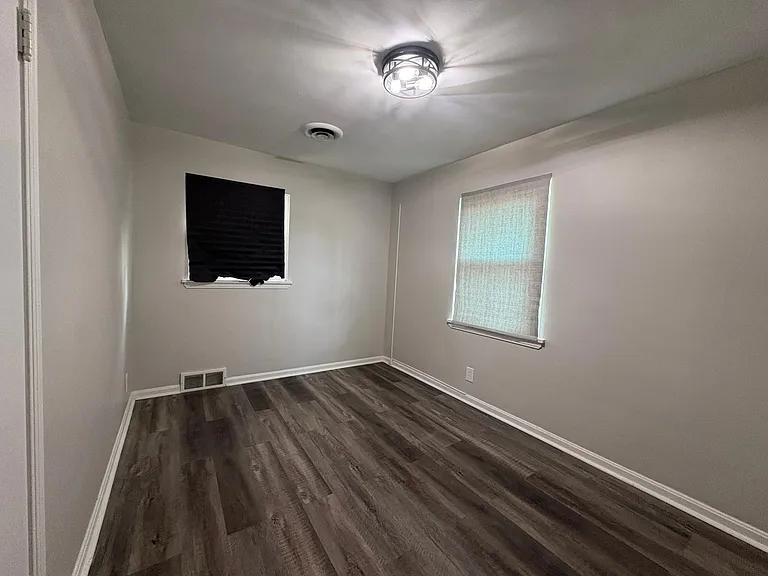 1037 Keystone Dr — Photo 13