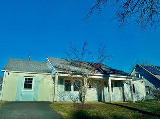 77 Executive Ln, Willingboro, NJ 08046
