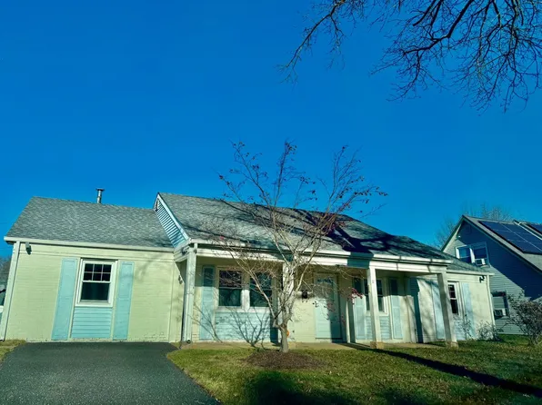 77 Executive Ln, Willingboro, NJ 08046