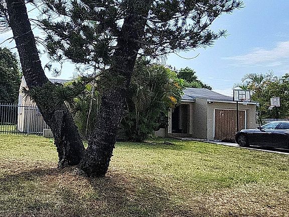 3rd image of 478 N 153rd St