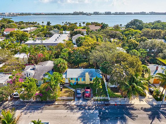 Home For Sale In LAKE WORTH TOWN OF