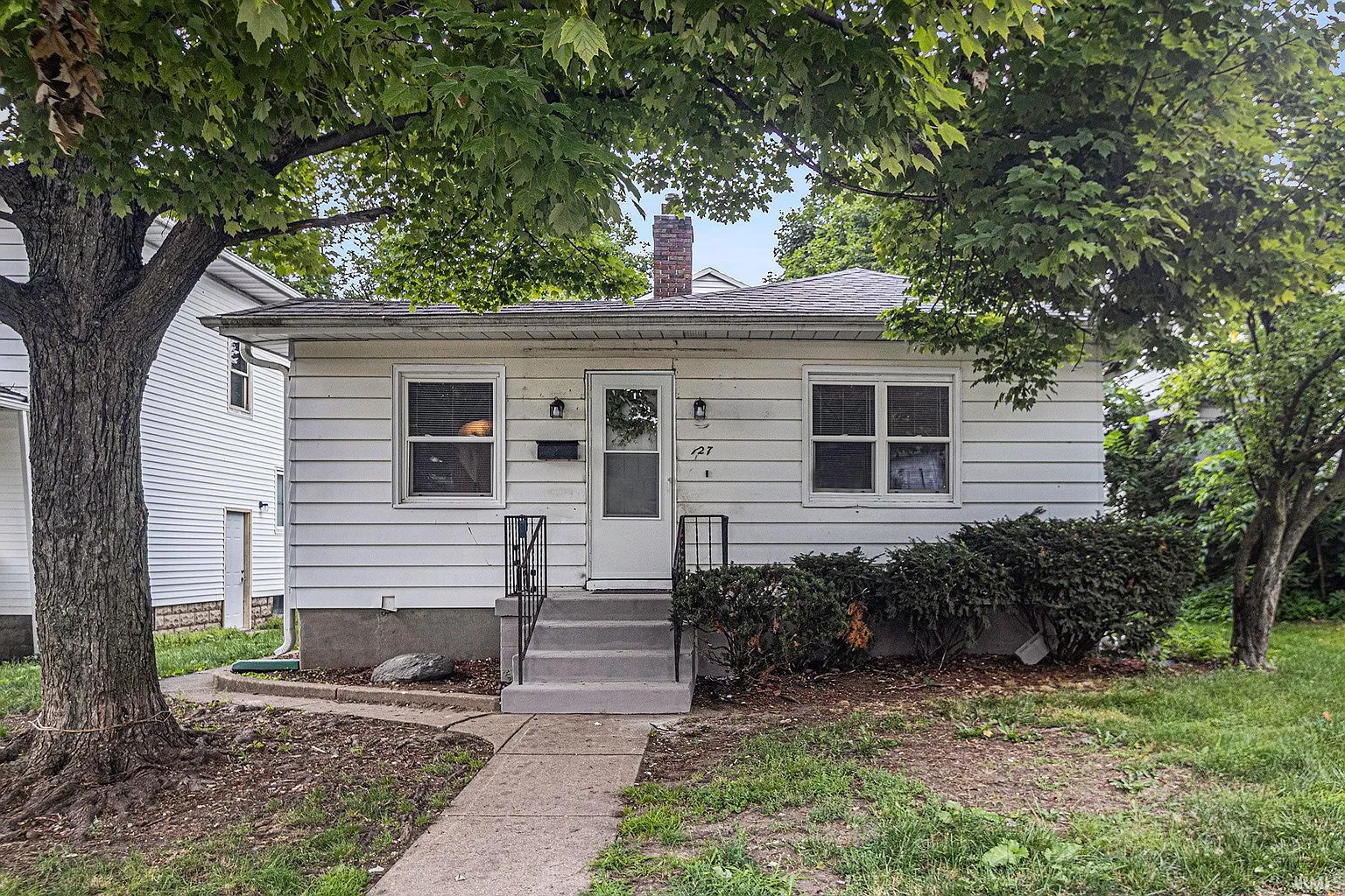 127 E Irvington Ave photo 1