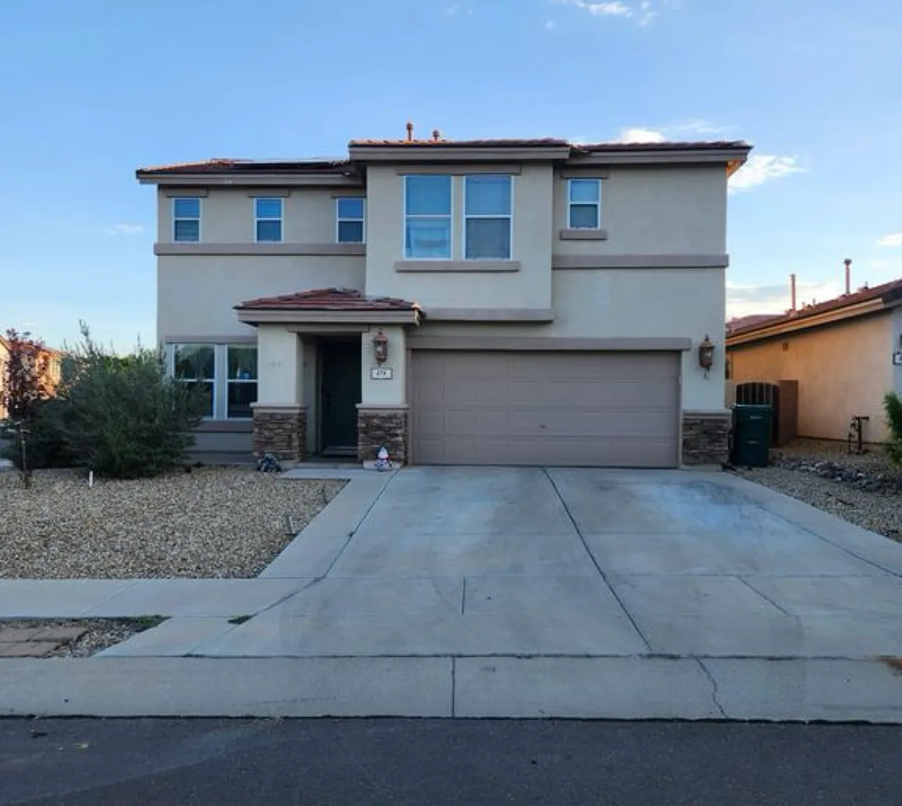 4 bed, 2609 sqft, $2,600 — Photo 2