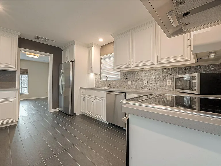 11406 High Star Dr — Photo 23