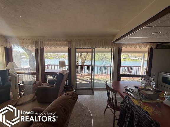 2nd image of 1035 Lakeshore Dr