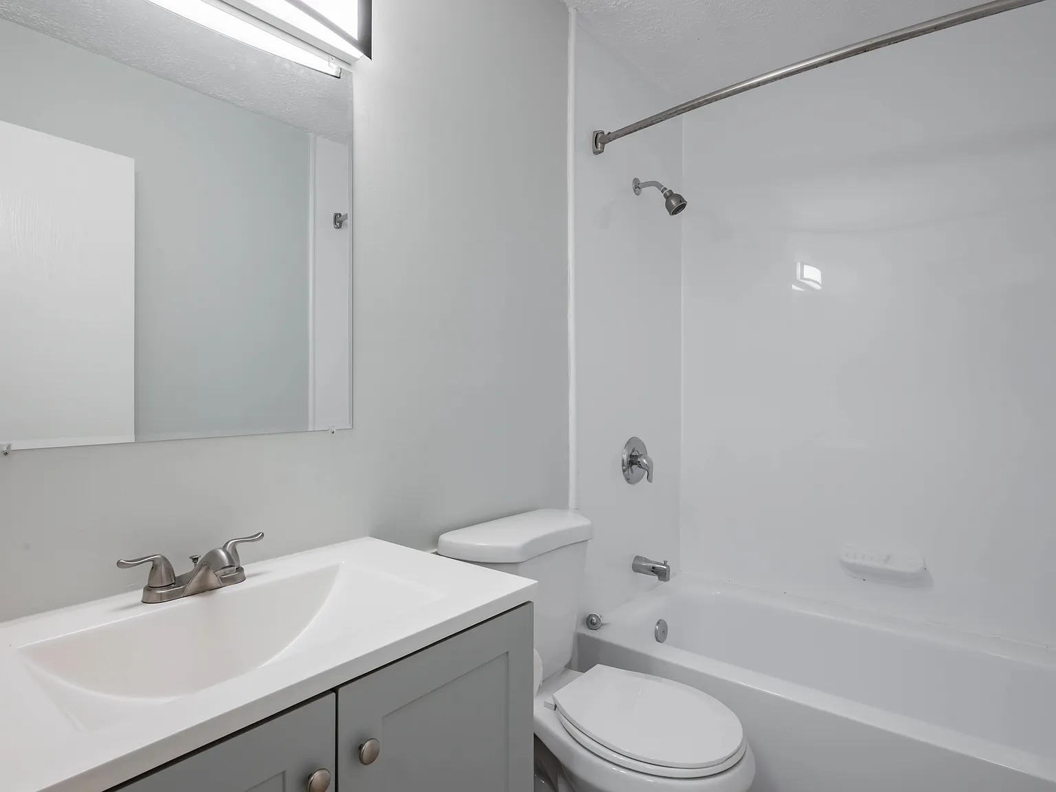 2 bed, 1.0 bath, 618 sqft, $1,550 — Photo 4