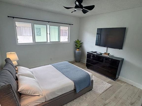 3rd image of 1125-1131 N Onondaga Ave #4