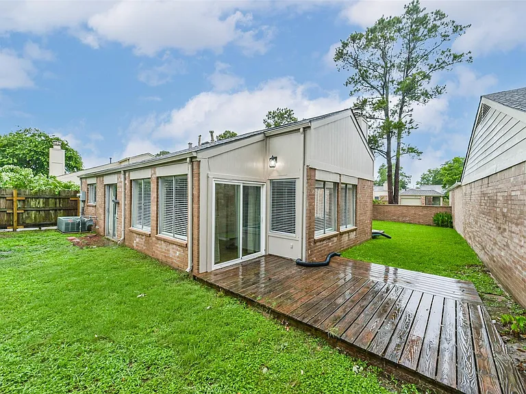 18515 Meadows Way Dr — Photo 30