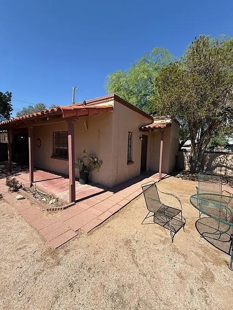 Studio, 1.0 bath, 400 sqft, $750 — Photo 2