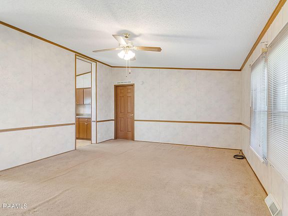 5th image of 1038 Gaston Dr