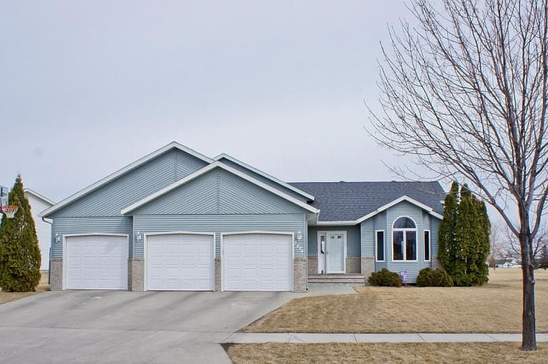 1st image of 3424 Westmoor Dr