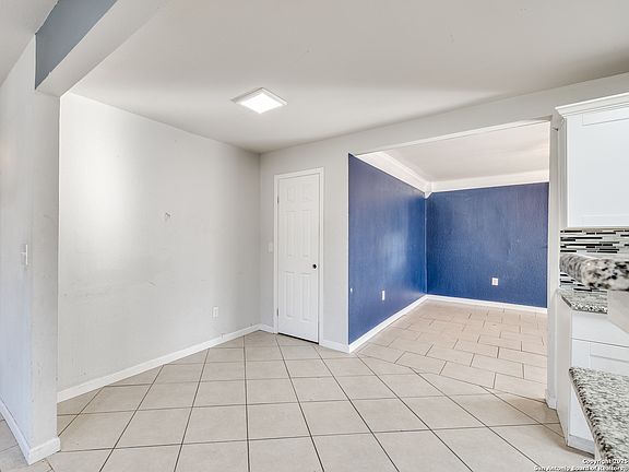 4th image of 7126 Hickory Grove