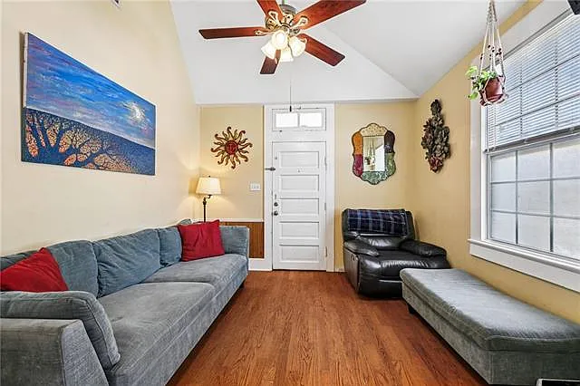 527 Grefer Ave — Photo 5