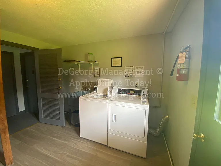 Walworth Garden Apartments — Photo 34