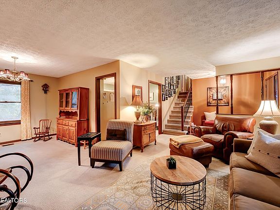 4th image of 809 Virginia Dr