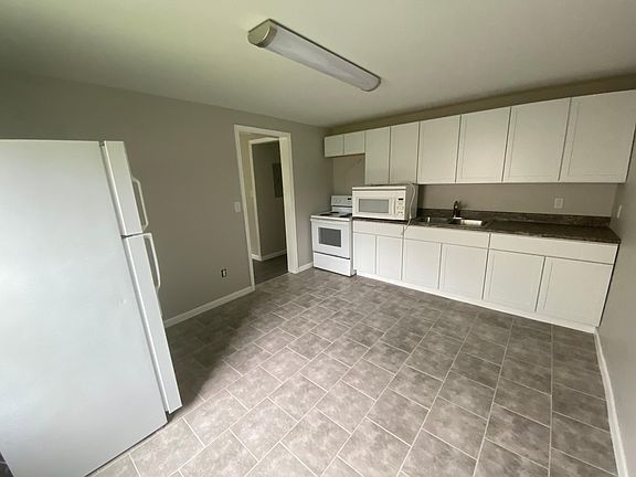 4th image of 260 Moughon St APT B